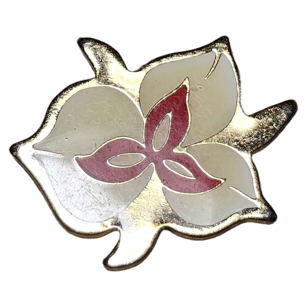 Vintage Trillium Flower Floral Botanical Enamel Lapel Vest Hat Pin J6